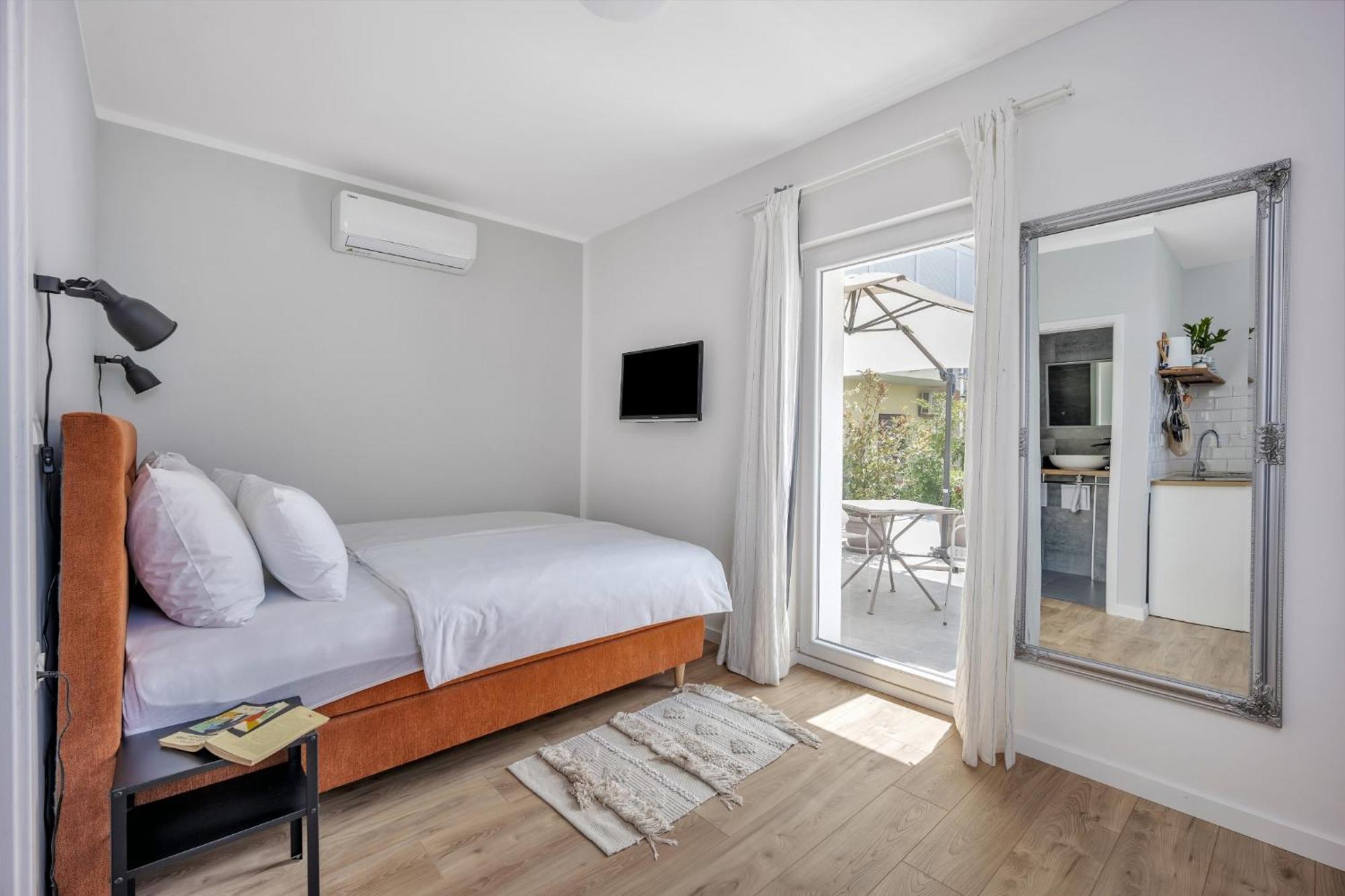 Studio Apartments Yucca, 2-Min To The Beach And 5 To Trogir Ngoại thất bức ảnh